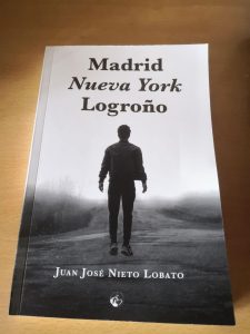 Madrid Nueva York Logroño foto del libro sobre una mesa